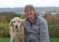 anna patfield behaviourist with dog